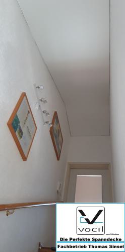 F003